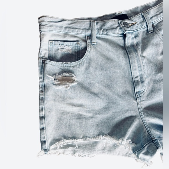 Uniqlo Distressed Light Wash Denim Short 100% Cotton Size 12 - Picture 6 of 7